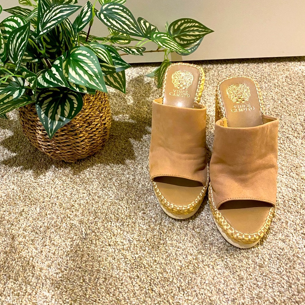 Women’s Vince Camuto wedge’s. Tan. Size 7 1/2.